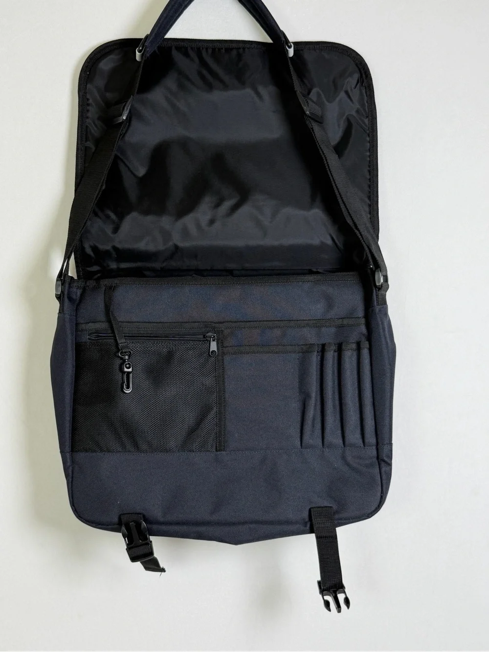 GH Bass & Co Messenger Laptop Bag Briefcase Black Gray Nylon Travel Work 17”